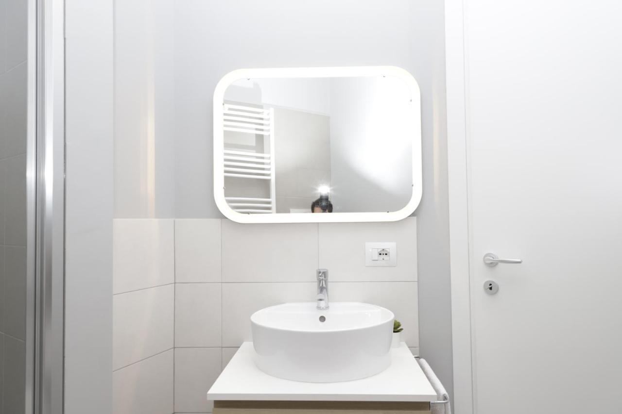 Hemeras Boutique Homes - 2 Luxury Apartments In The City Center Milano Dış mekan fotoğraf